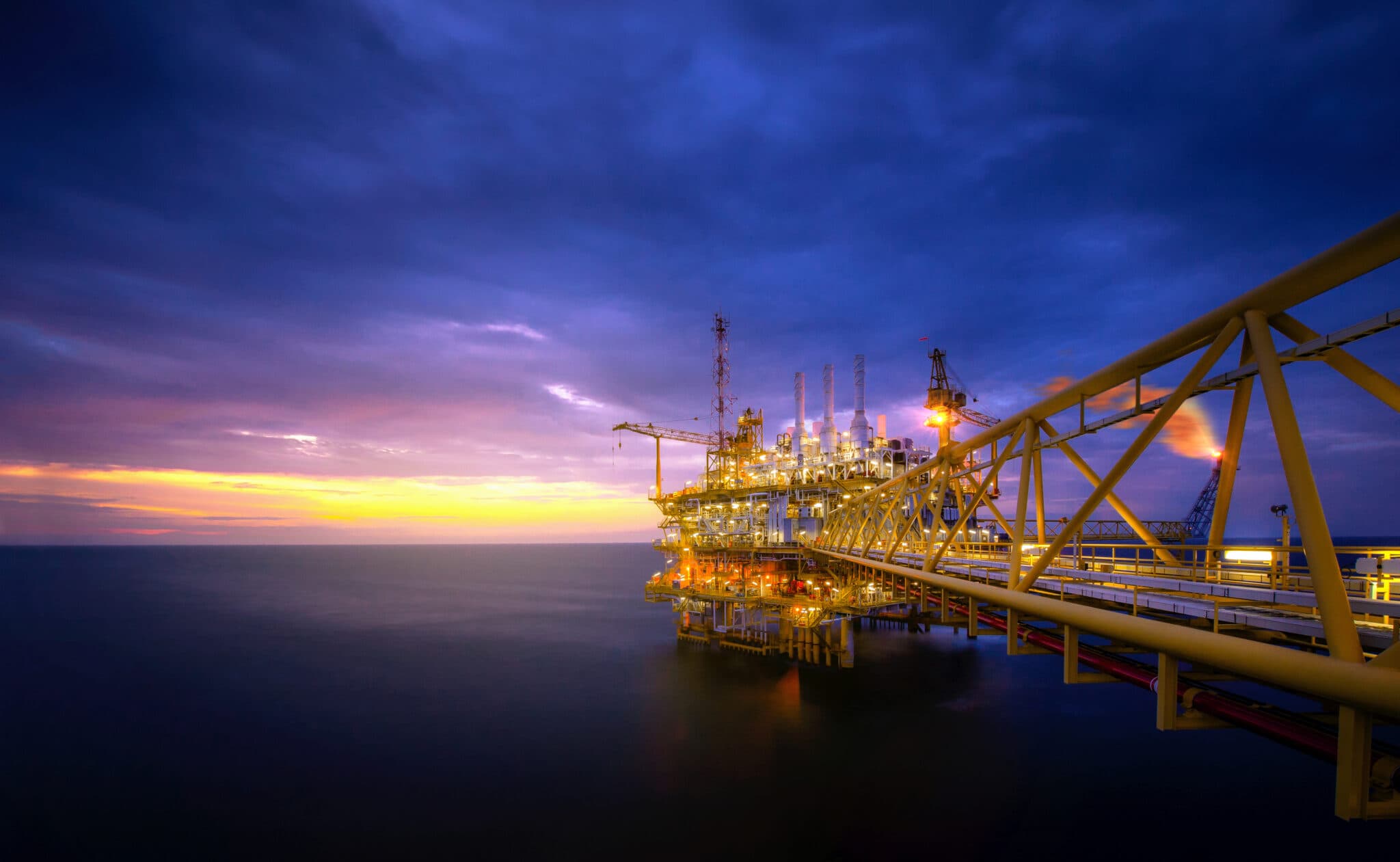 Offshore platform and support vessel